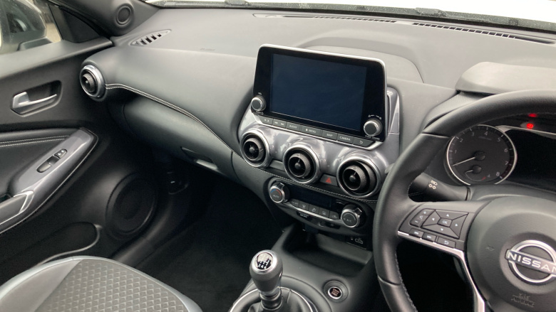 Nissan Juke 1.0 DiG-T 114 N-Connecta 5dr Petrol Hatchback